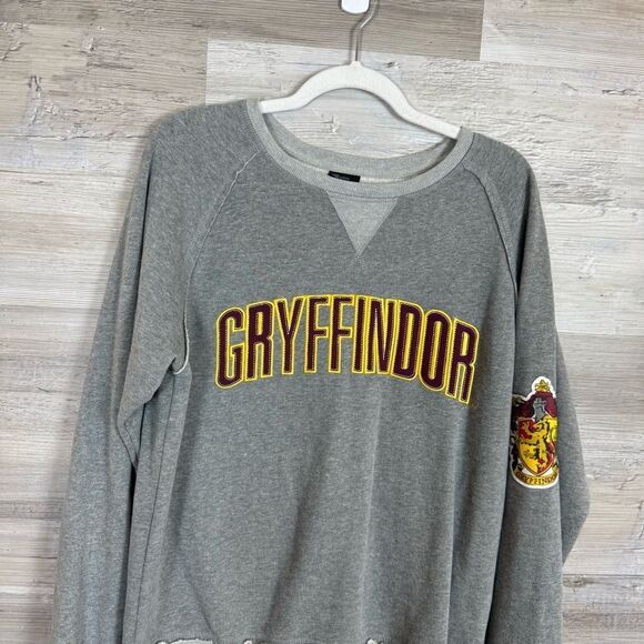 Gryffindor Men's Gray Crewneck Sweatshirt - Picture 5 of 6